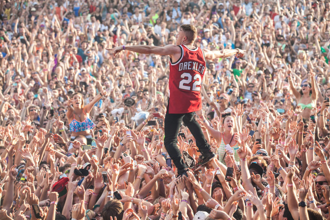 Photo By Julian Bajsel. Macklemore fpsf 2025