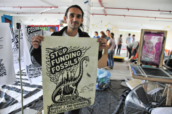 César Maxit in studio.